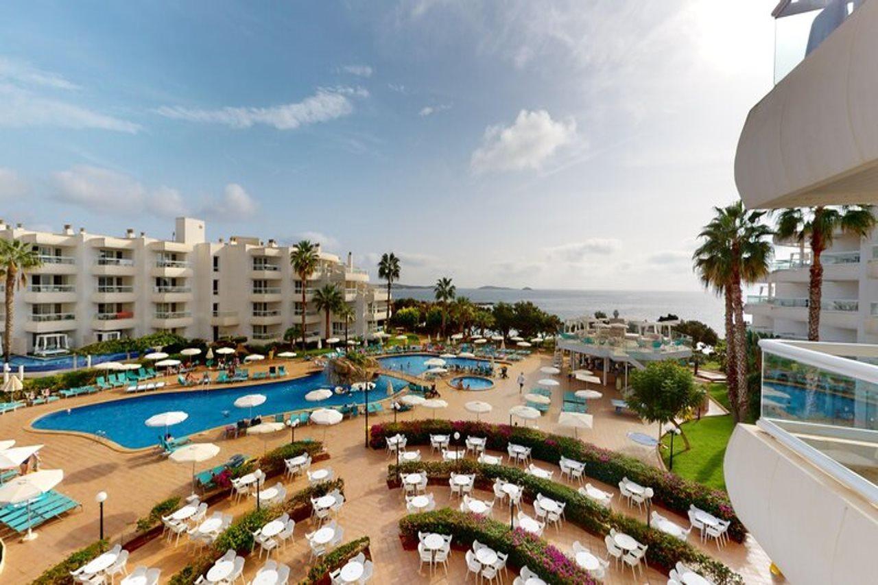 Aparthotel Tropic Garden Santa Eulària des Riu Kültér fotó