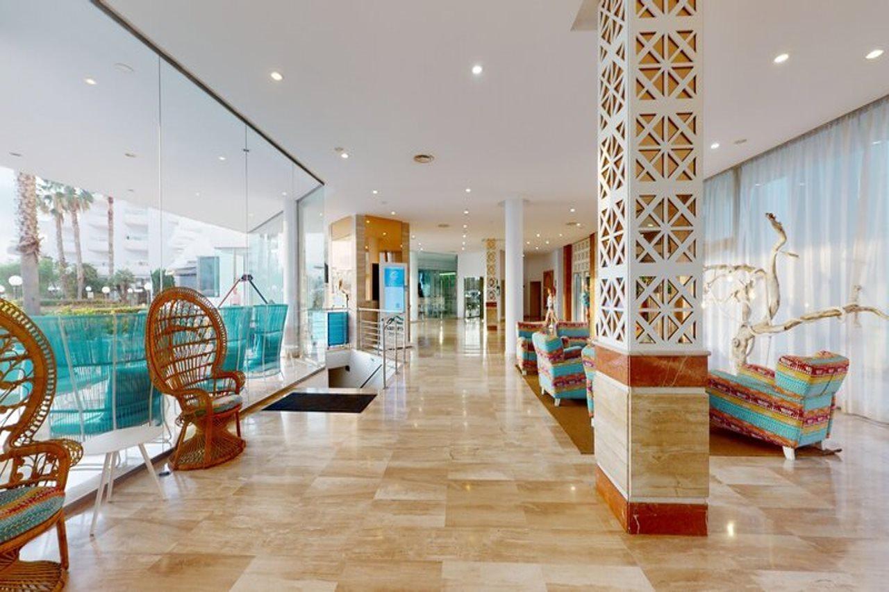 Aparthotel Tropic Garden Santa Eulària des Riu Kültér fotó