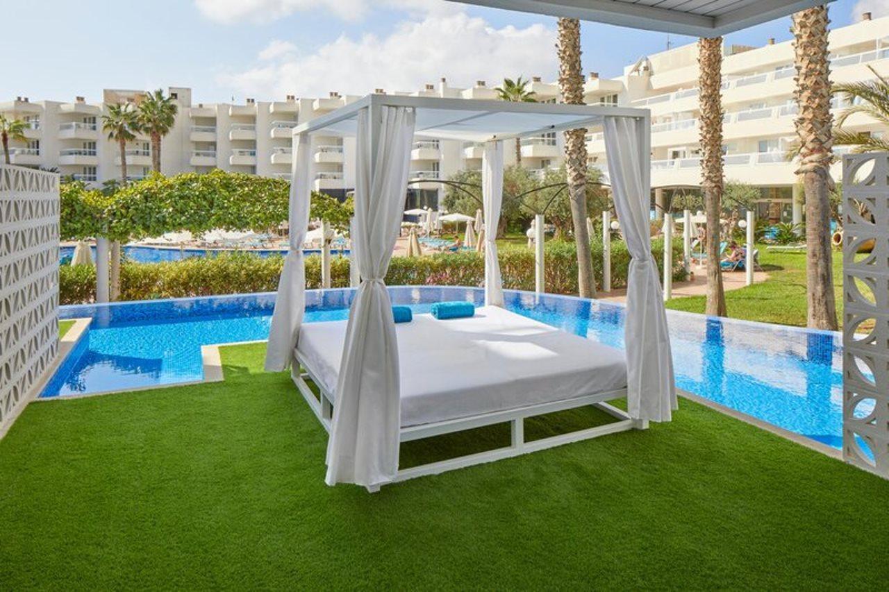 Aparthotel Tropic Garden Santa Eulària des Riu Kültér fotó