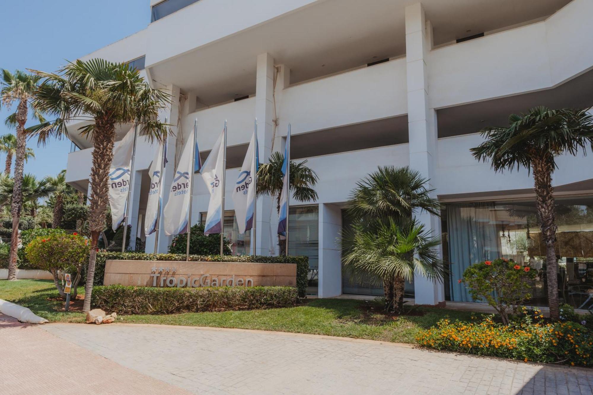 Aparthotel Tropic Garden Santa Eulària des Riu Kültér fotó